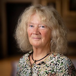 Porträttfoto på Ann-Mari Sätre