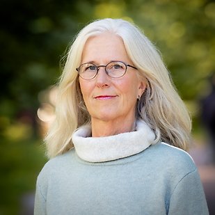 Portrait photo of Katarina Gustafson