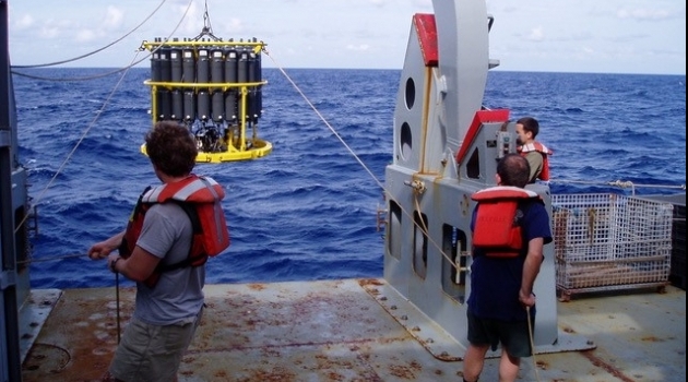 Sampling expedition in the Indian Ocean. 